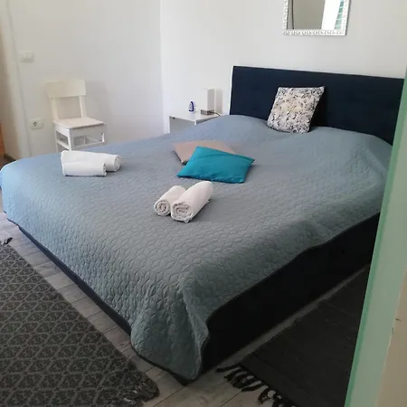 Lory Sveti Lovreč Pazenatički