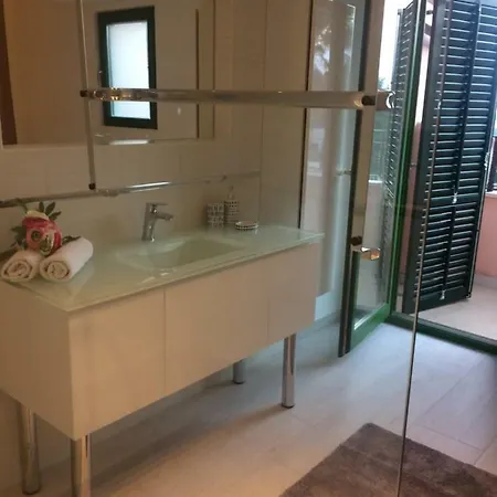 Lory Sveti Lovreč Pazenatički