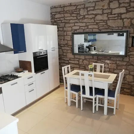 Lory Villa Sveti Lovrec Pazenaticki