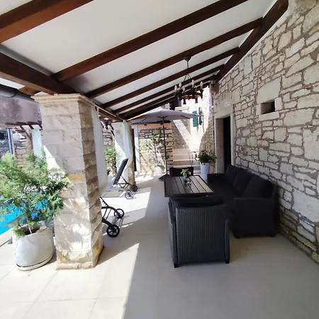 Villa Lory